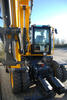 JCB Hydradig JS110W před sídlem společnosti Terramet v Čestlicích