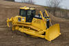 Inteligentní dozer Komatsu D65EXi-18 s automatickým nivelačním systémem